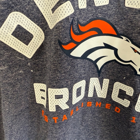 Men's Denver Broncos Fanatics Heather Grey Tech Arc Long Sleeve T-Shirt - Picture 2 of 4